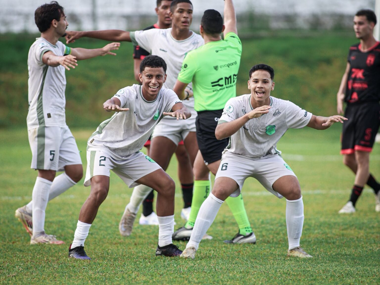 Dobradinha alviverde: Sub-15 e Sub-20 vencem no CT Felipe Santiago