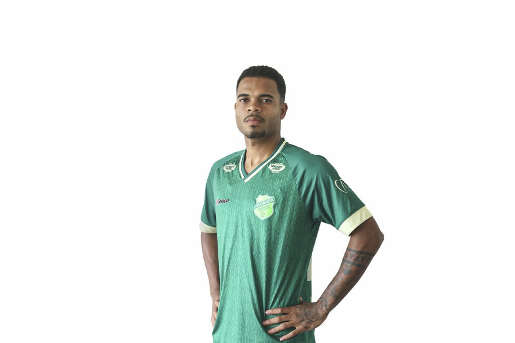 Floresta acerta a contratação de Thalisson por empréstimo