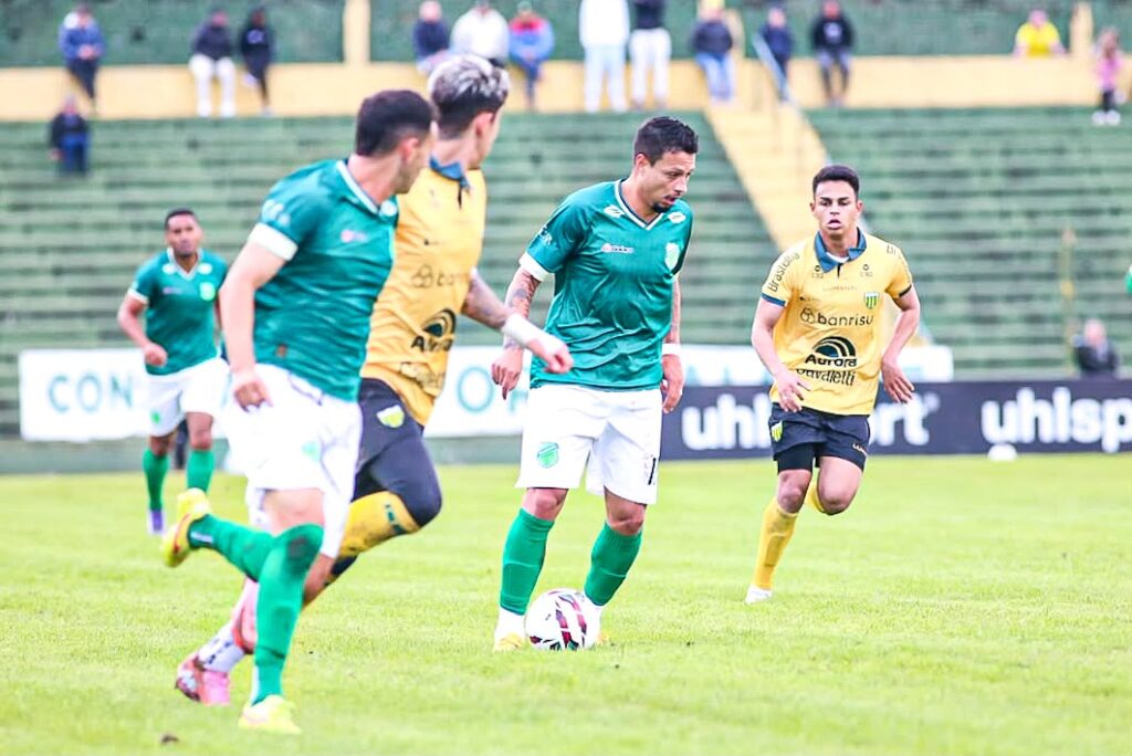 Floresta sofre revés fora de casa pelo Campeonato Brasileiro