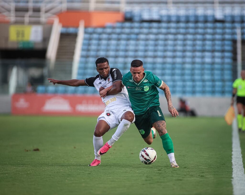 Floresta domina, mas sofre empate no último lance diante do Botafogo/PB