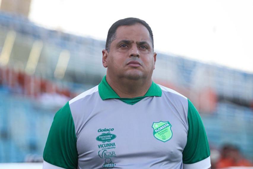 Leston Júnior renova contrato e seguirá no Floresta para a temporada 2027
